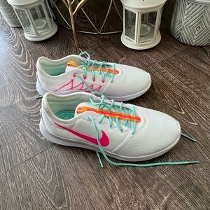 Nike Women’s - White EUC